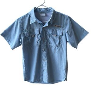 COLUMBIA PFG BOYS LIGHT BLUE FISHING SHORT SLEEVE SHIRT SOZE LARGE 14/16
